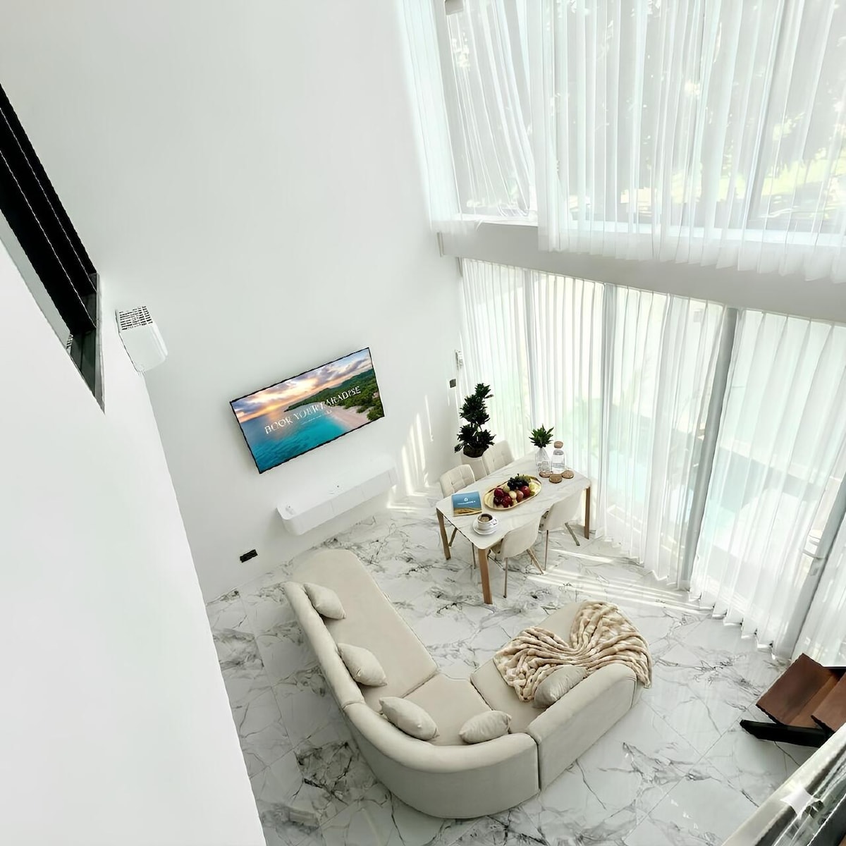 Home in South Kuta · 2 bedrooms · 2 beds · 2 private baths, comparabile Airbnb