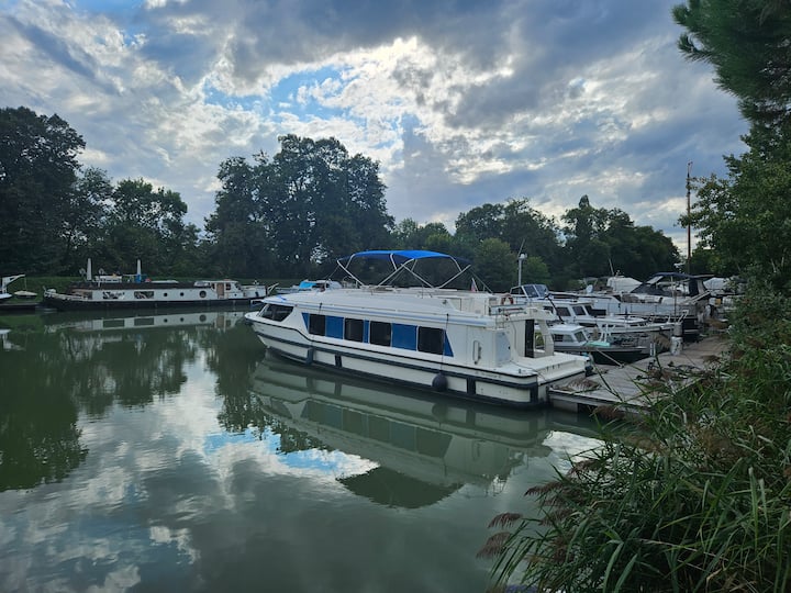 Croisière Privée Sur Le Canal Du Midi Avec Skipper - Capestang