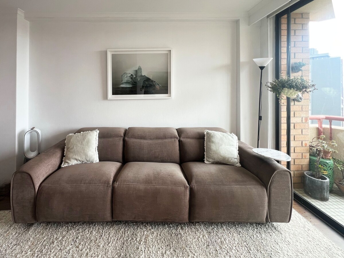 Top performing Airbnb: Darlinghurst: 2 Bedroom Private apartment. Balcony in Darlinghurst