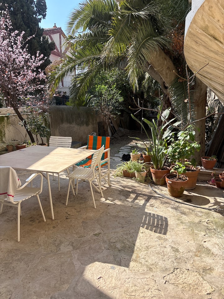 Maison Familiale Avec Jardin, Endoume/malmousque - Marseille