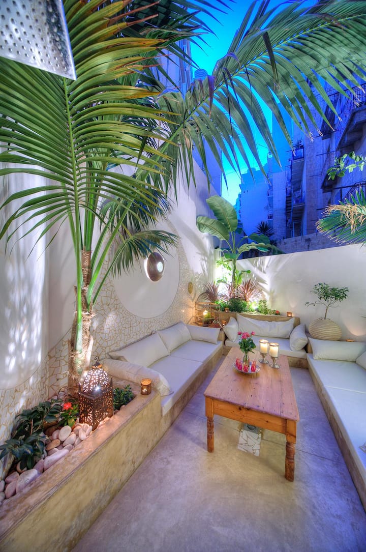 3 Bed Apt With Outdoor Space On Sliema Seafront - Malta