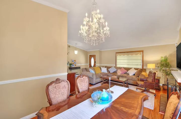 Cozy Ontario Home | 3br | Warm & Cozy - Eastvale, CA