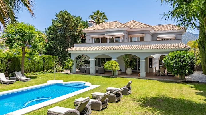 Modern Familjevänlig Villa I Marbella - Marbella