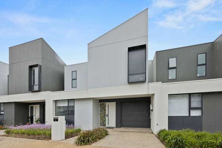 Staytitude Modern 3br Retreat | 2 King + Queen - Adelaide Hills Council