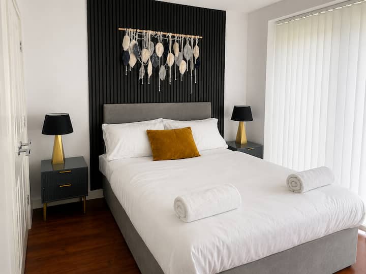 Central Mk 2br | Walk Station | Hub | Parking - Milton Keynes
