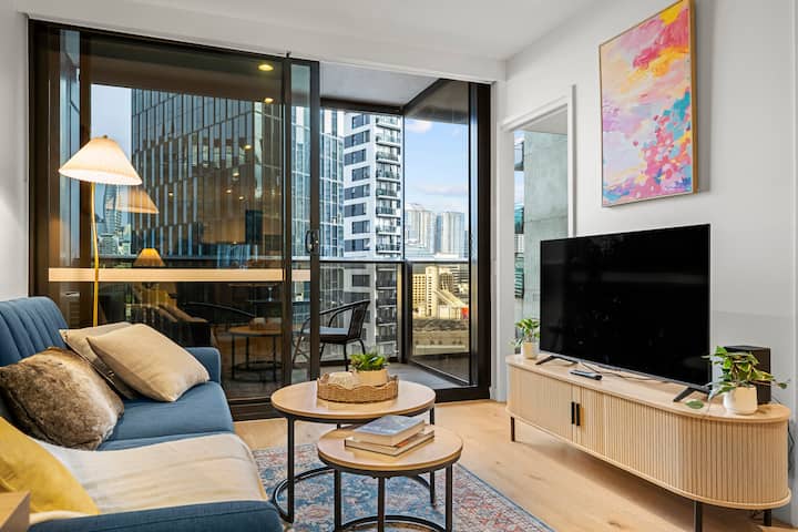 Spacious 2b In Southbank | Pool, Gym, Free Parking - Melbourne