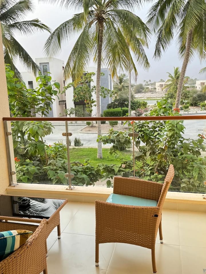 Imagen 1 de Ubicado en el resort Hawana, junto al puerto deportivo