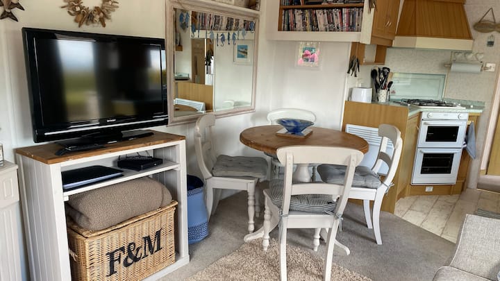 Fabulous Static Caravan In Peaceful Rural Setting. - Morfa Nefyn