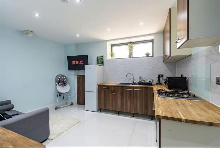 Bright 3br Home Near Wembley Stadium + Parking - ロンドン