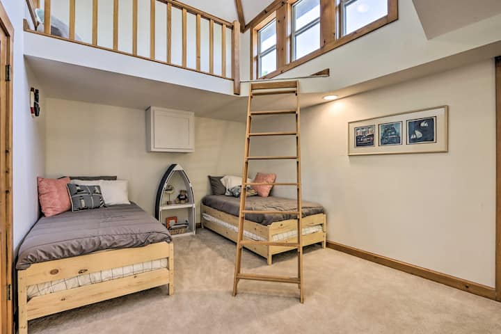 Loft area - two single beds