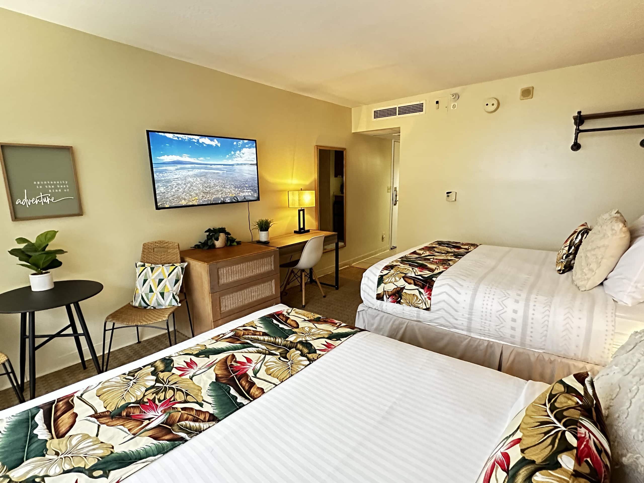 2 Comfy Queen beds at Palms Waikiki 901 - Image 8