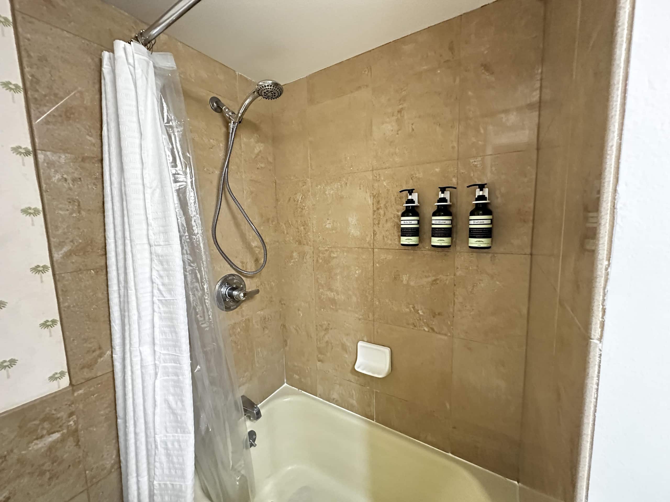 2 Comfy Queen beds at Palms Waikiki 901 - Image 3
