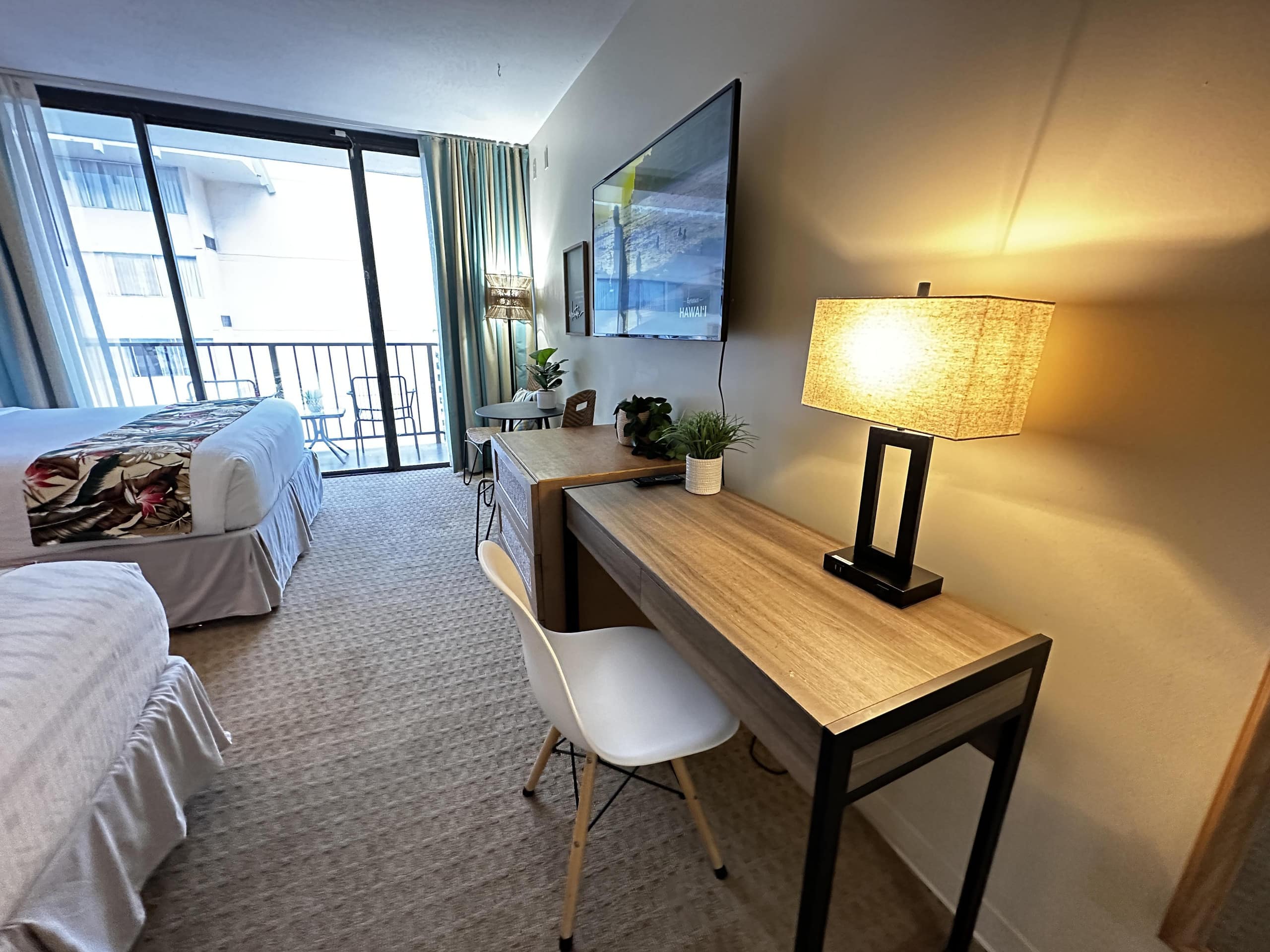 2 Comfy Queen beds at Palms Waikiki 901 - Image 10