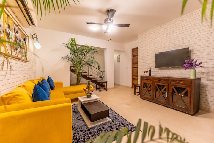 Living room image 2