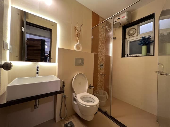 Full bathroom 1 image 1