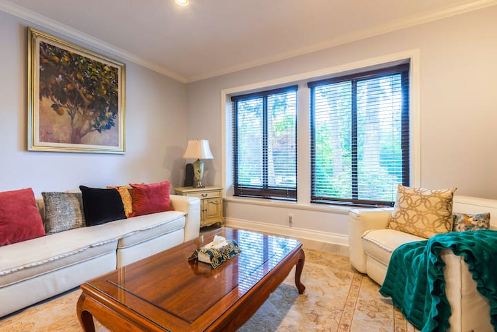 Coastal Luxe Retreat White Rock - White Rock