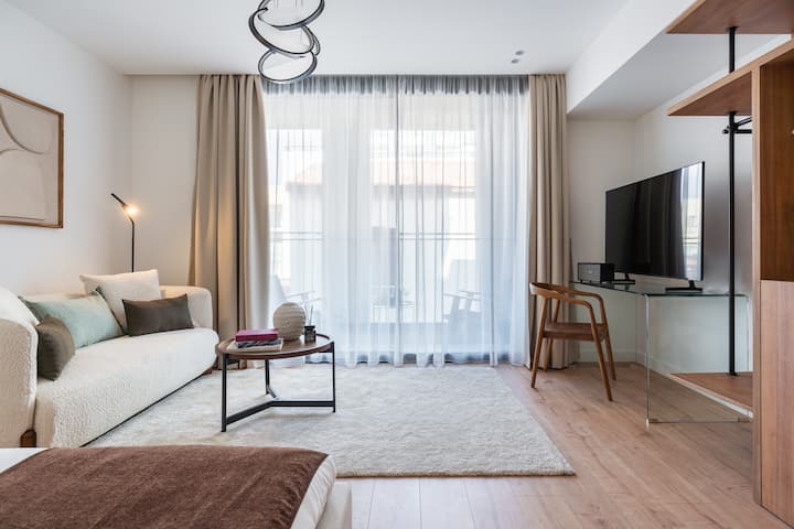 Modern Studio Fig · Rooftop & Gym - Limassol
