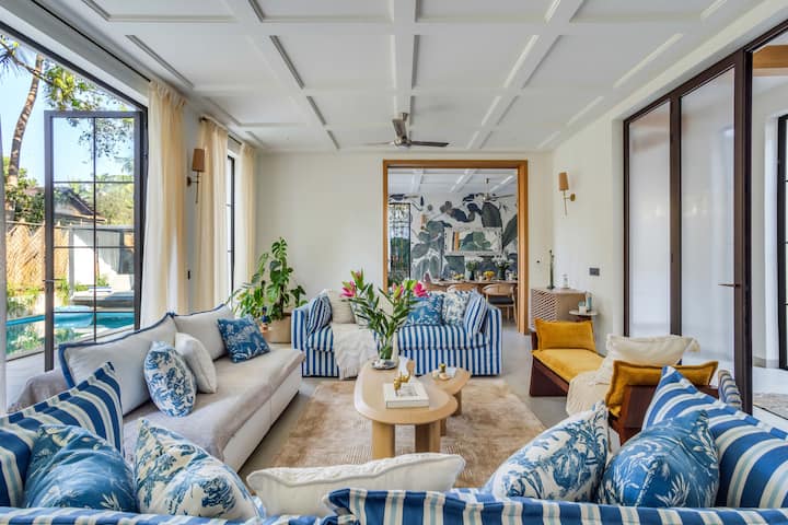 Living room image 12