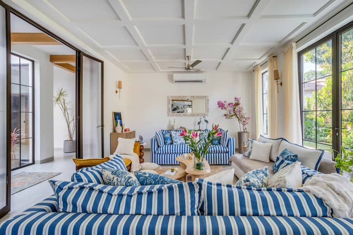 Living room image 2