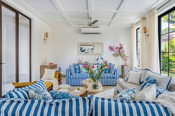 Living room image 4
