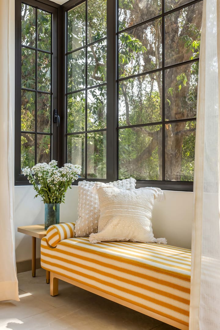 Living room image 1