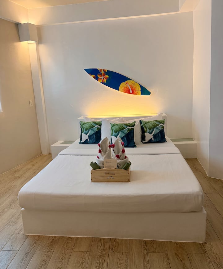 Sundowners Bolinao Room For 4|gym & Pool|breakfast - Bolinao