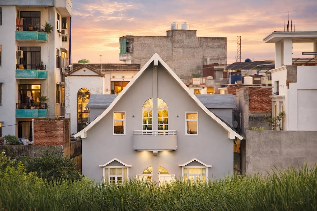 Hidden Gem Near Rumi Gate · City of Nawabs Heritage Home · 3BHK · Lucknow · Sleeps 12