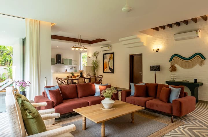 Living room image 4