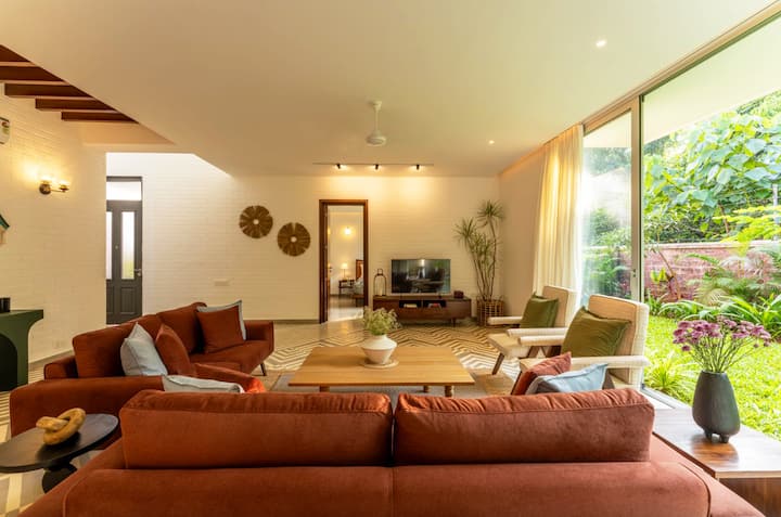 Living room image 3