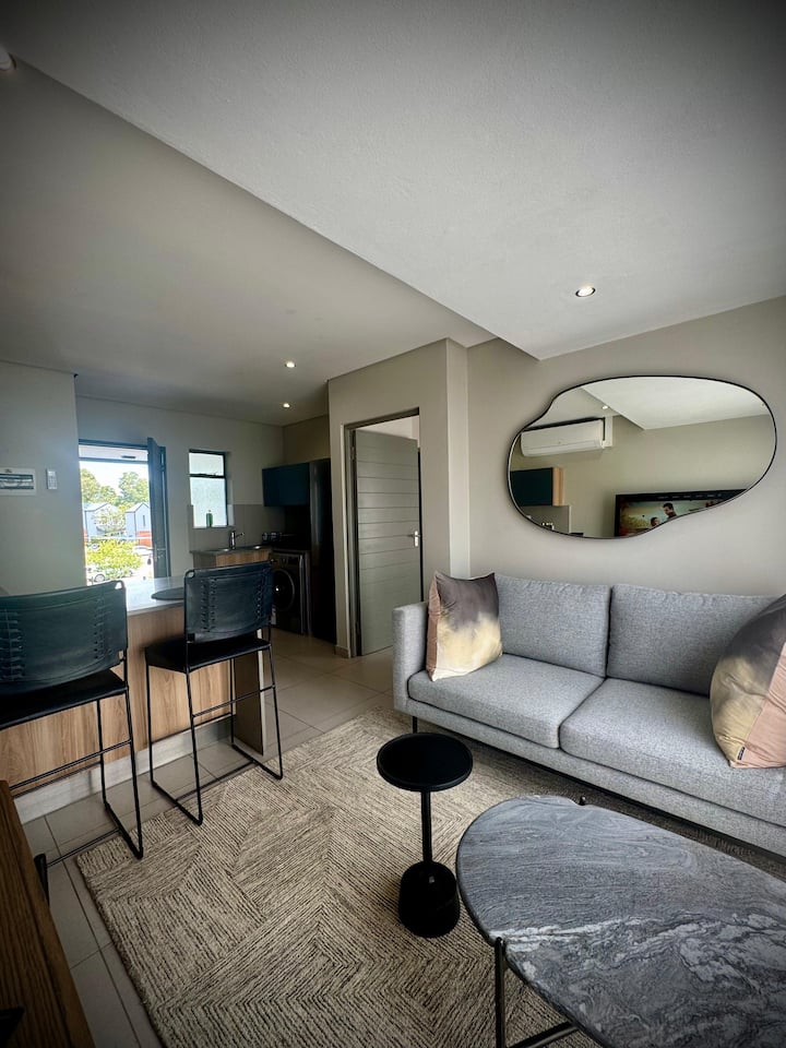 No57 @ The Parks
1-bedroom
Gem 10 Min From Airport - Kempton Park