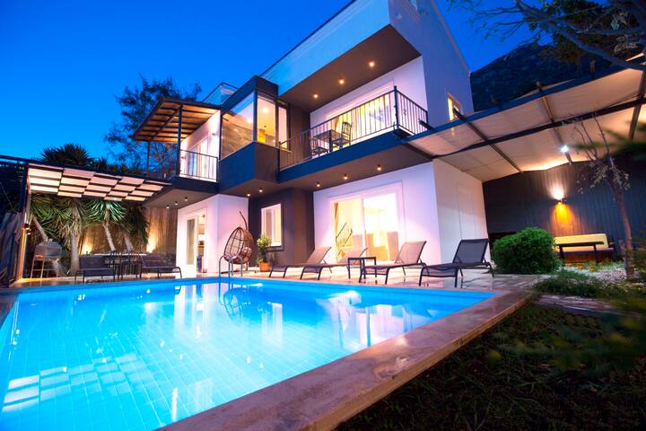 Kalkan/kızıltaş Bölgesinde 6 Kişilik Villa - Kalkan