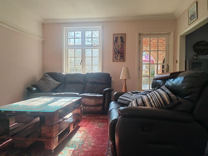 Lower Marney | Garden| Free Parking | Pets - Bexhill