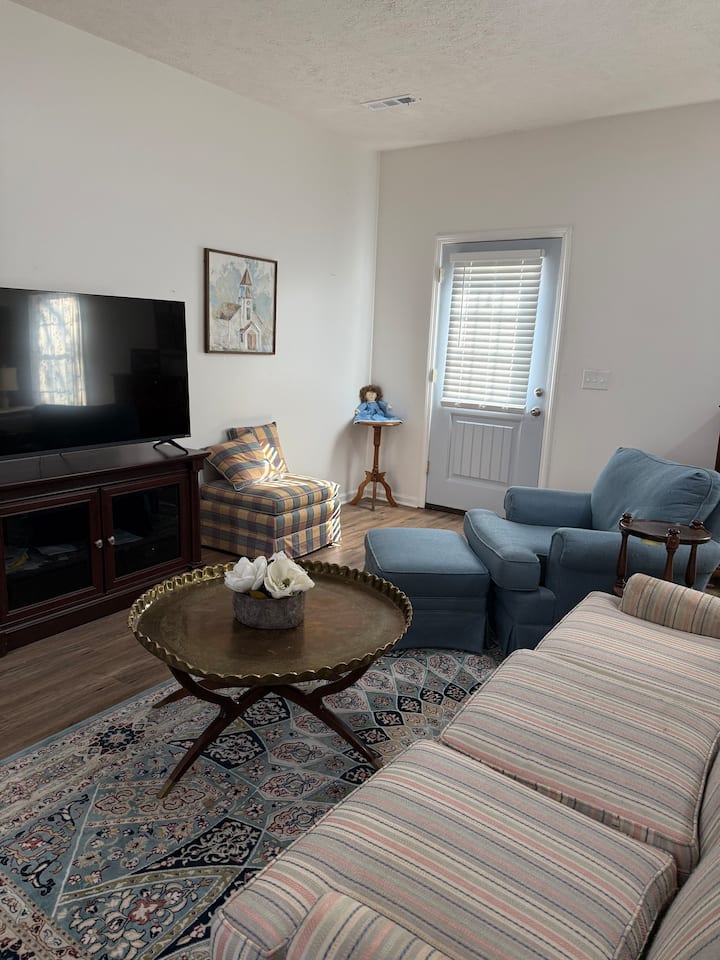 Quiet, Rural Setting - Corinth