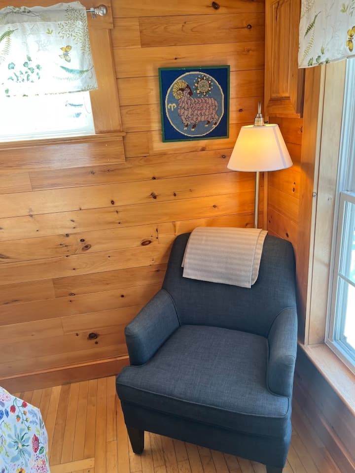 Cozy Private Cottage With Deck - St. Andrews