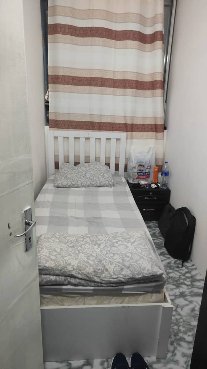 Cozy & Convenient:furnished Room In Prime Location - Abu Dhabi