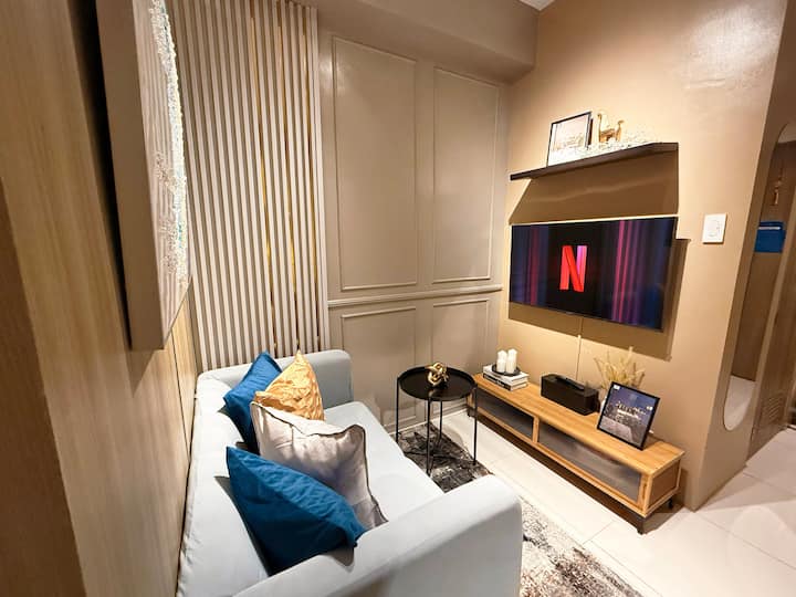 Modern Luxe Inspo W/ Netflix & Pool At Fame Res - Ortigas Center
