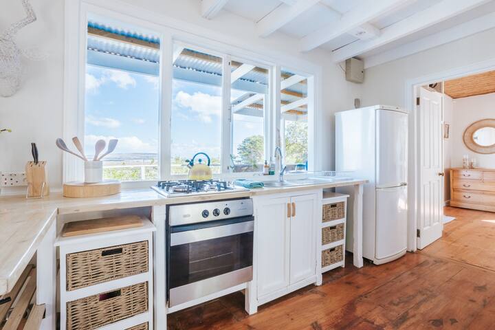 Millstone Beach Cottage – Nature, Oceans & Wi-Fi gallery image 4