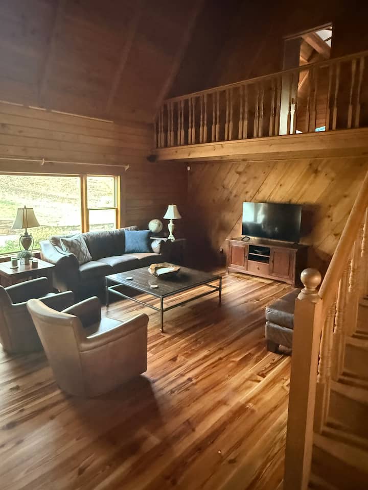 The Cozy Lodge At Lake Lanier - Flowery Branch, GA