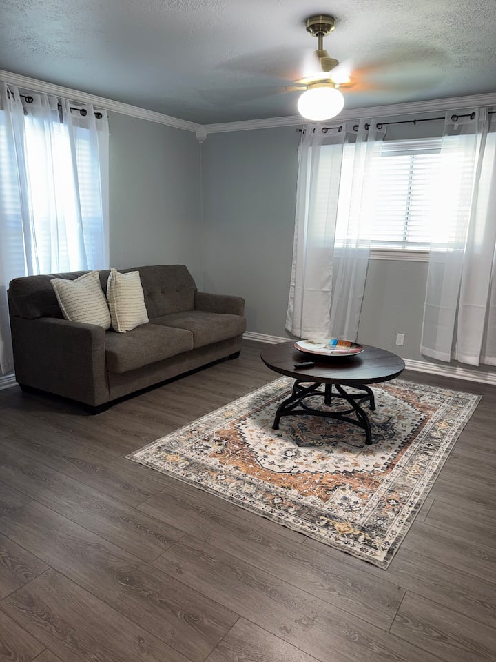 The Irving Cottage | Cozy 2br Near At&t Stadium - Irving, TX