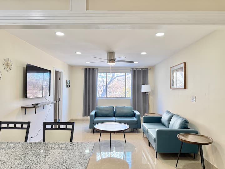 Entire Rental Unit | Downtown Atl | Free Parking - Atlanta, GA