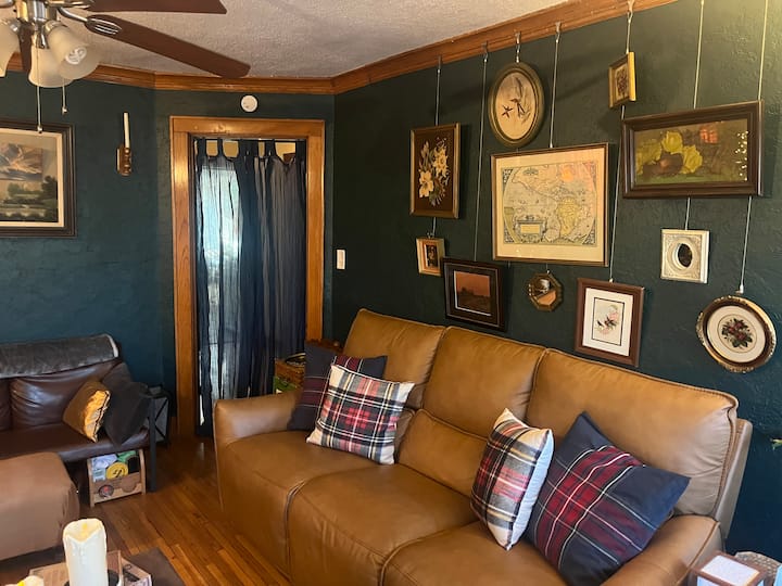 Quaint Apartment In Midtown Near Kc Streetcar Stop - Kansas City, KS