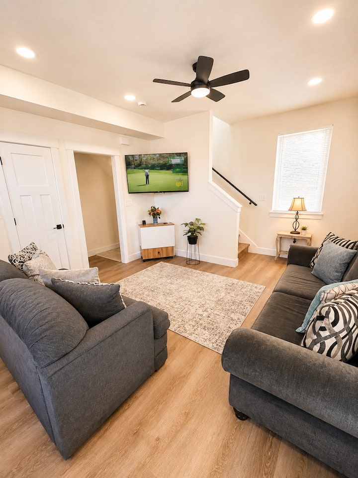 New Cozy 3br | 3ba Luxe Apartment - Ogden, UT