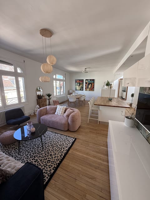 Propriété Airbnb réussie: "The Roma" in the heart of the Bouchon à Troyes