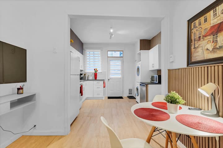 Modern 2-bedroom Flat Near Jarry Park Montreal - Montreal