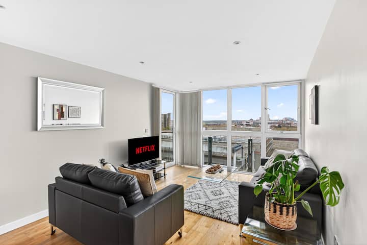 Stylish 2 Bedroom 2 Bath Flat • Balcony • Parking - Milton Keynes