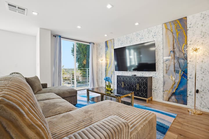 L. Huge 7br Pad: Downtown 15m, 3700sqft, Sleeps 24 - 