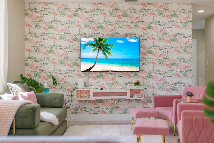 Guest Fav, Pool + Outdoor Cinema | Family Retreat - Fort Lauderdale, FL