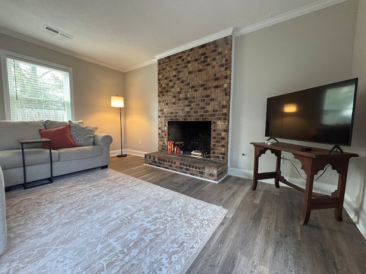 Quiet Cozy Cottage In Historic Downtown Camden - Camden, SC