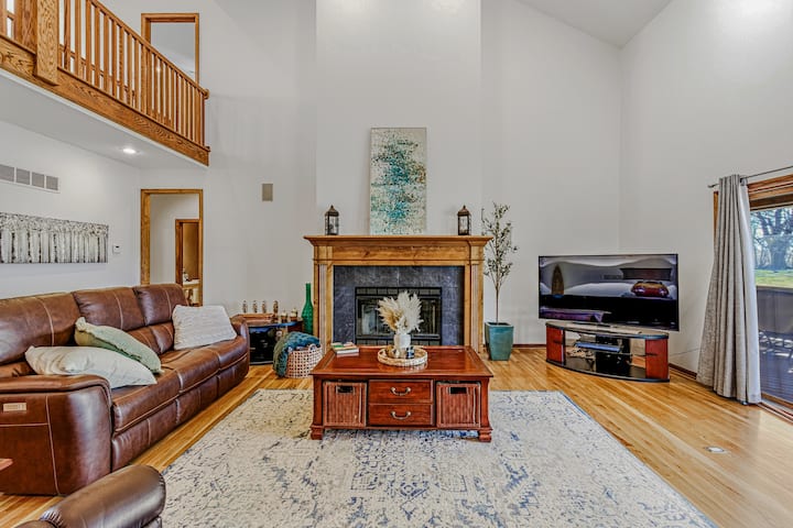 Welcome To Toad Hollow Retreat - Pleasant Hill, MO