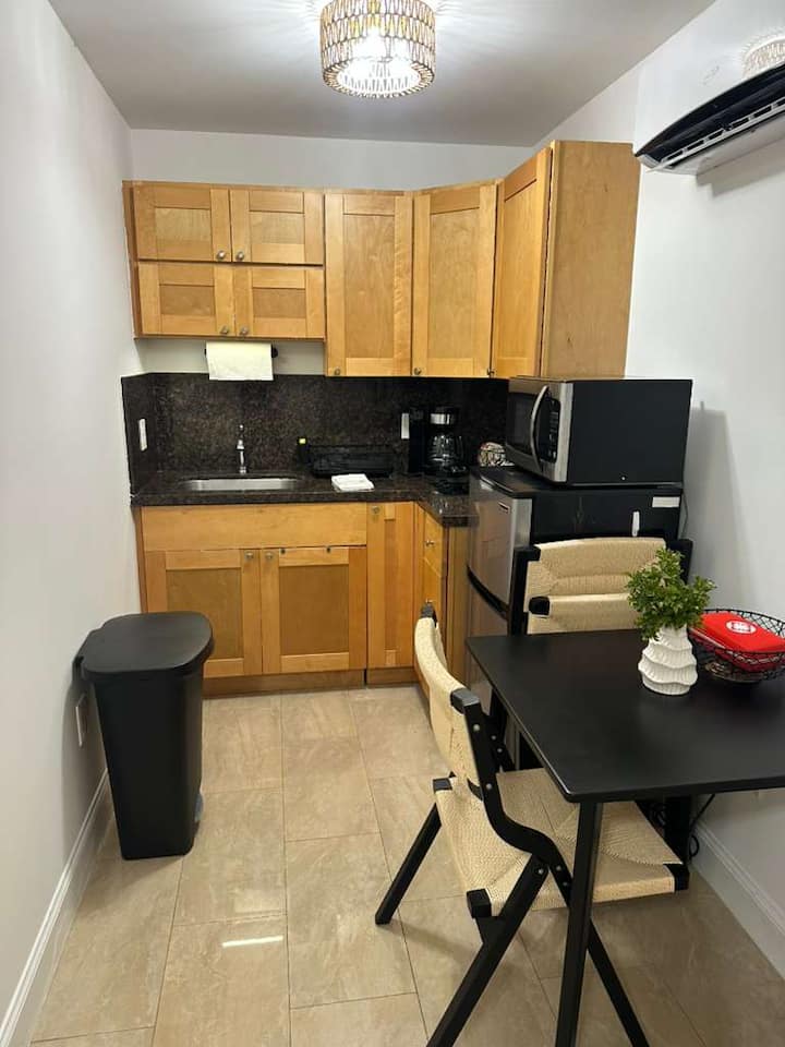 Cozy Private Studio In Dania Beach - Dania Beach, FL
